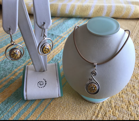 Around the Seaside Earring & Pendant Set